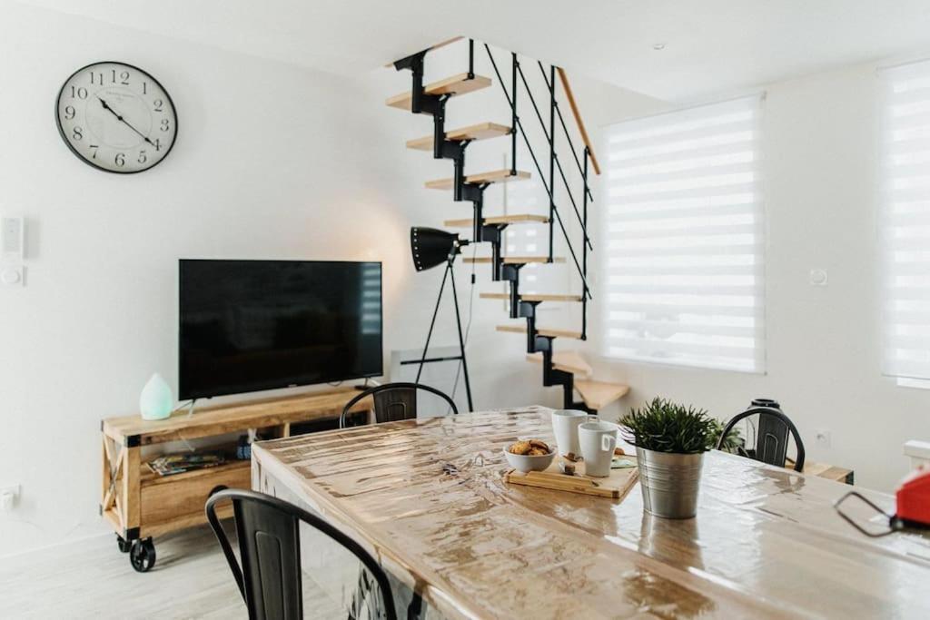 La Boheme Apartment แชร์บูร์ก อ็อง กงต็องแต็ง ภายนอก รูปภาพ