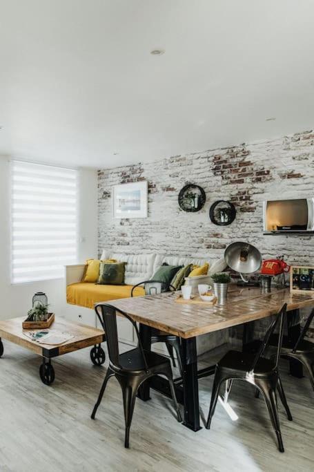 La Boheme Apartment แชร์บูร์ก อ็อง กงต็องแต็ง ภายนอก รูปภาพ