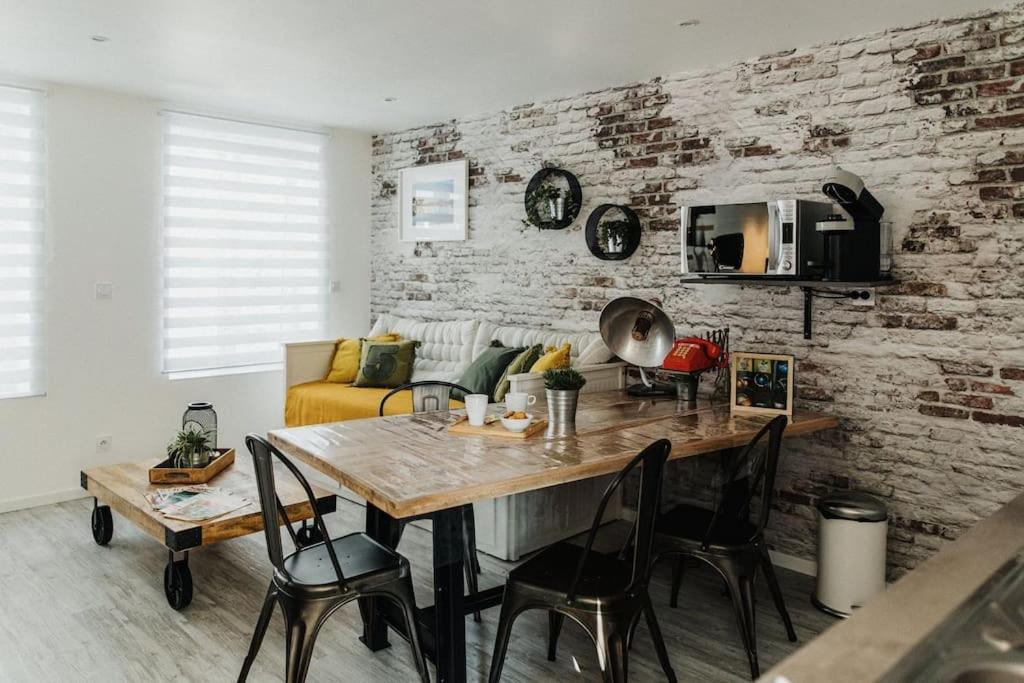 La Boheme Apartment แชร์บูร์ก อ็อง กงต็องแต็ง ภายนอก รูปภาพ